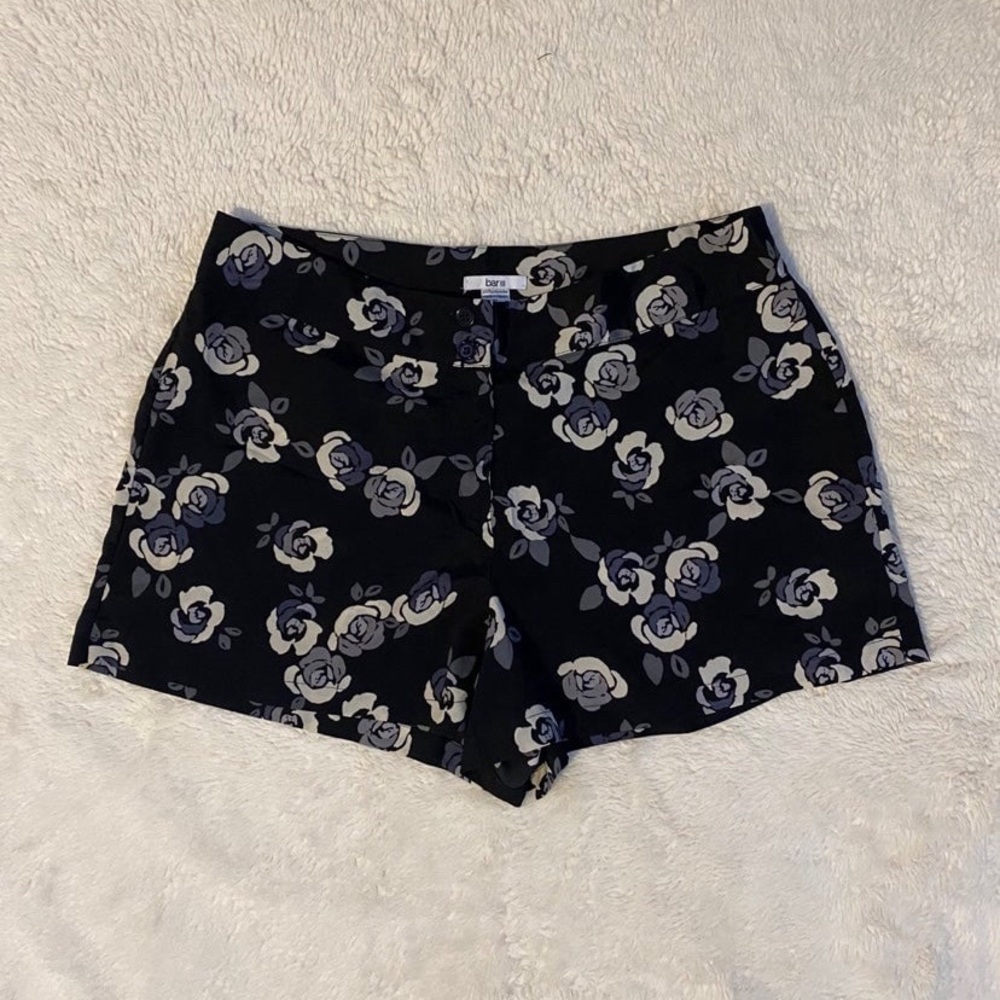 Women’s Bar lll Shorts, Size XL